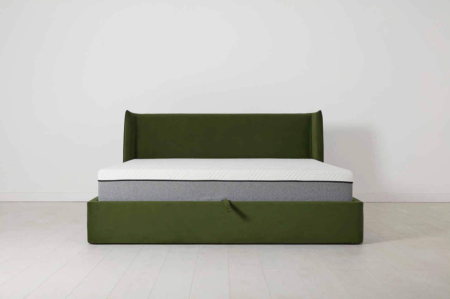 Bett 03