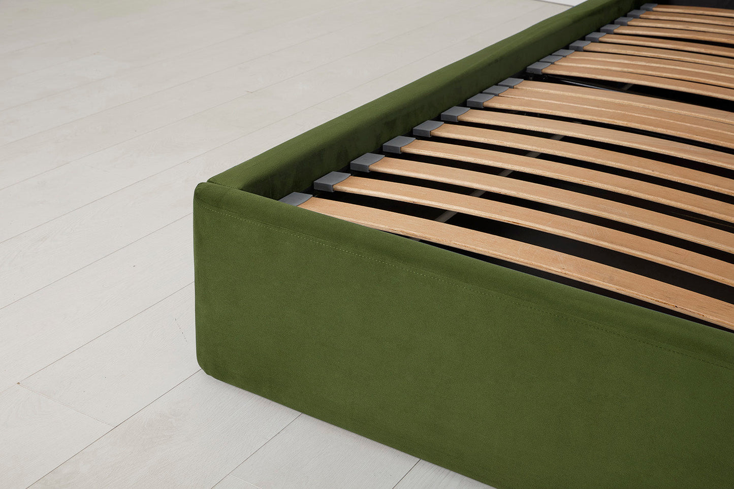 Bed 03 140cm x 200cm