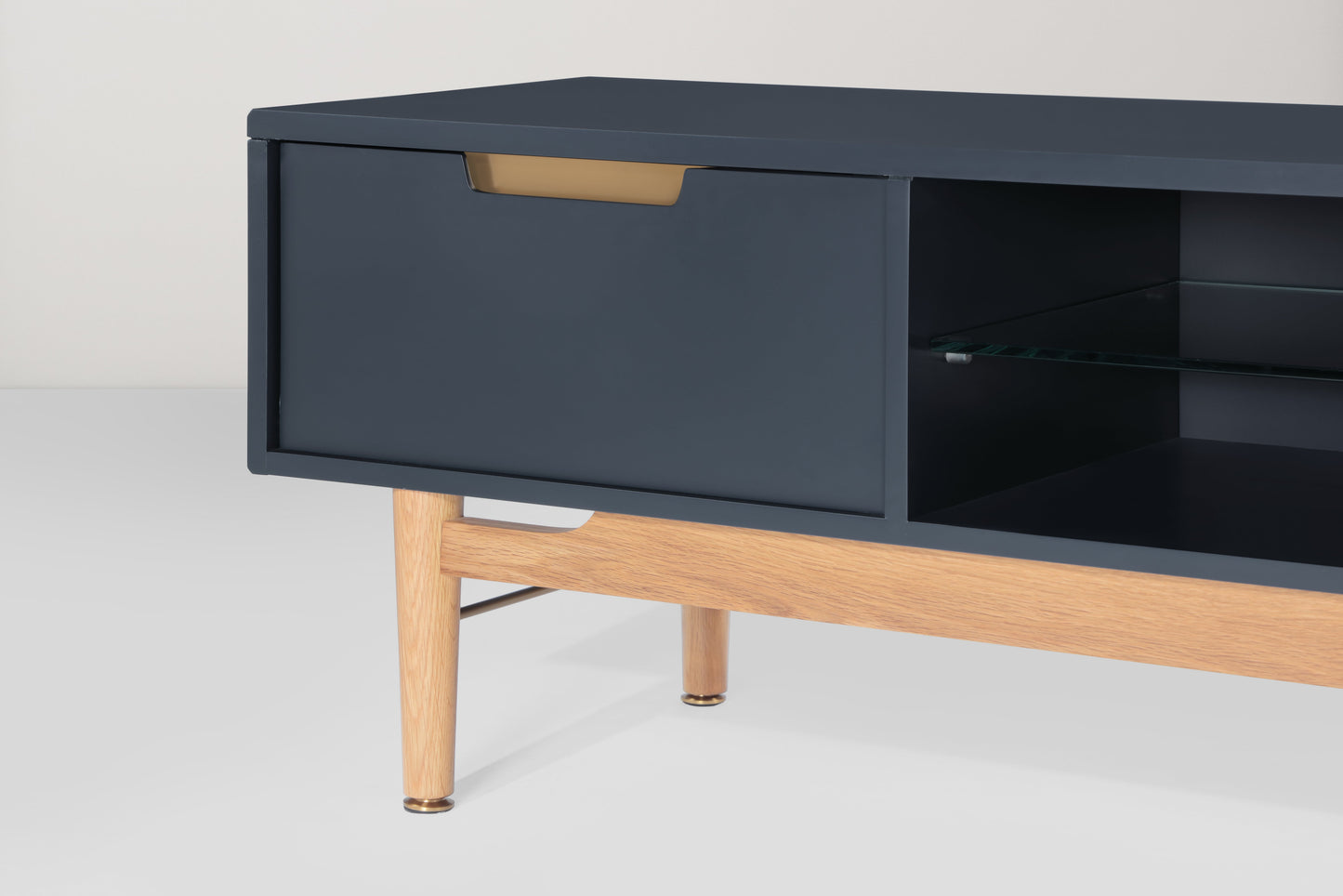Fernsehschrank 01