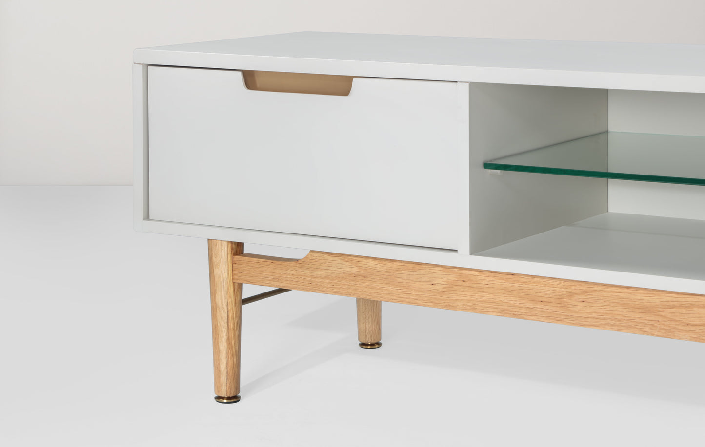 Fernsehschrank 01