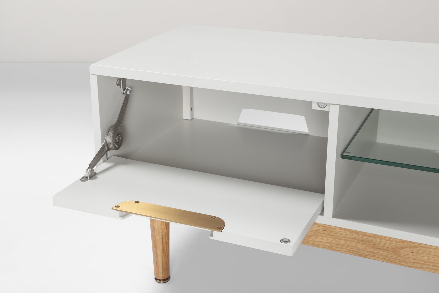 Fernsehschrank 01