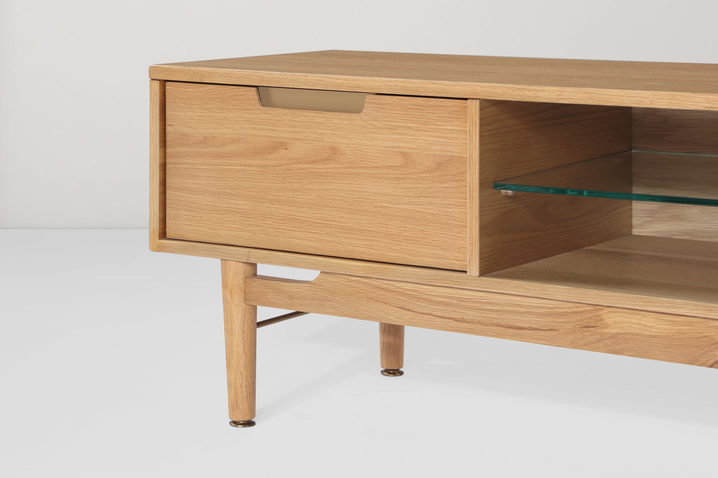 Fernsehschrank 01