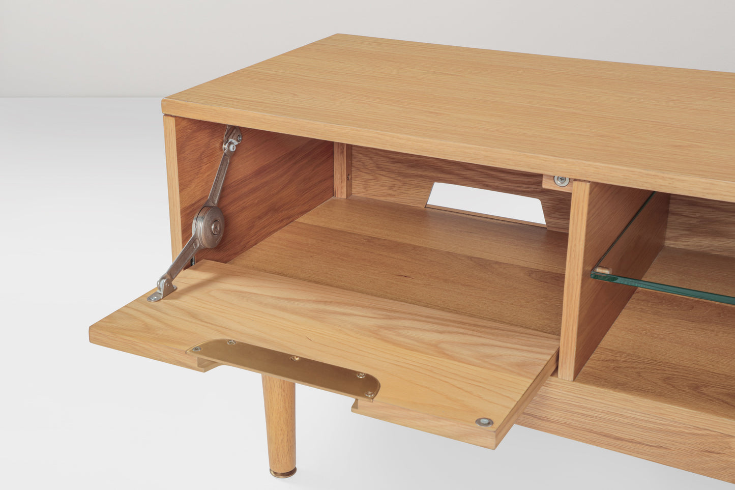 Fernsehschrank 01