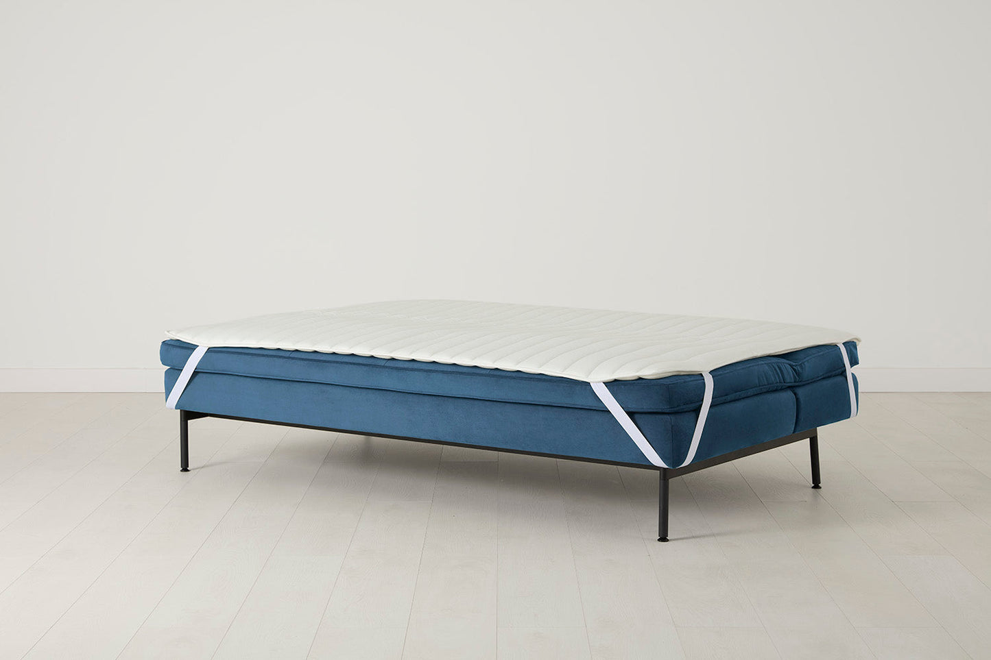 Model 11 Dreisitzer-Schlafsofa
