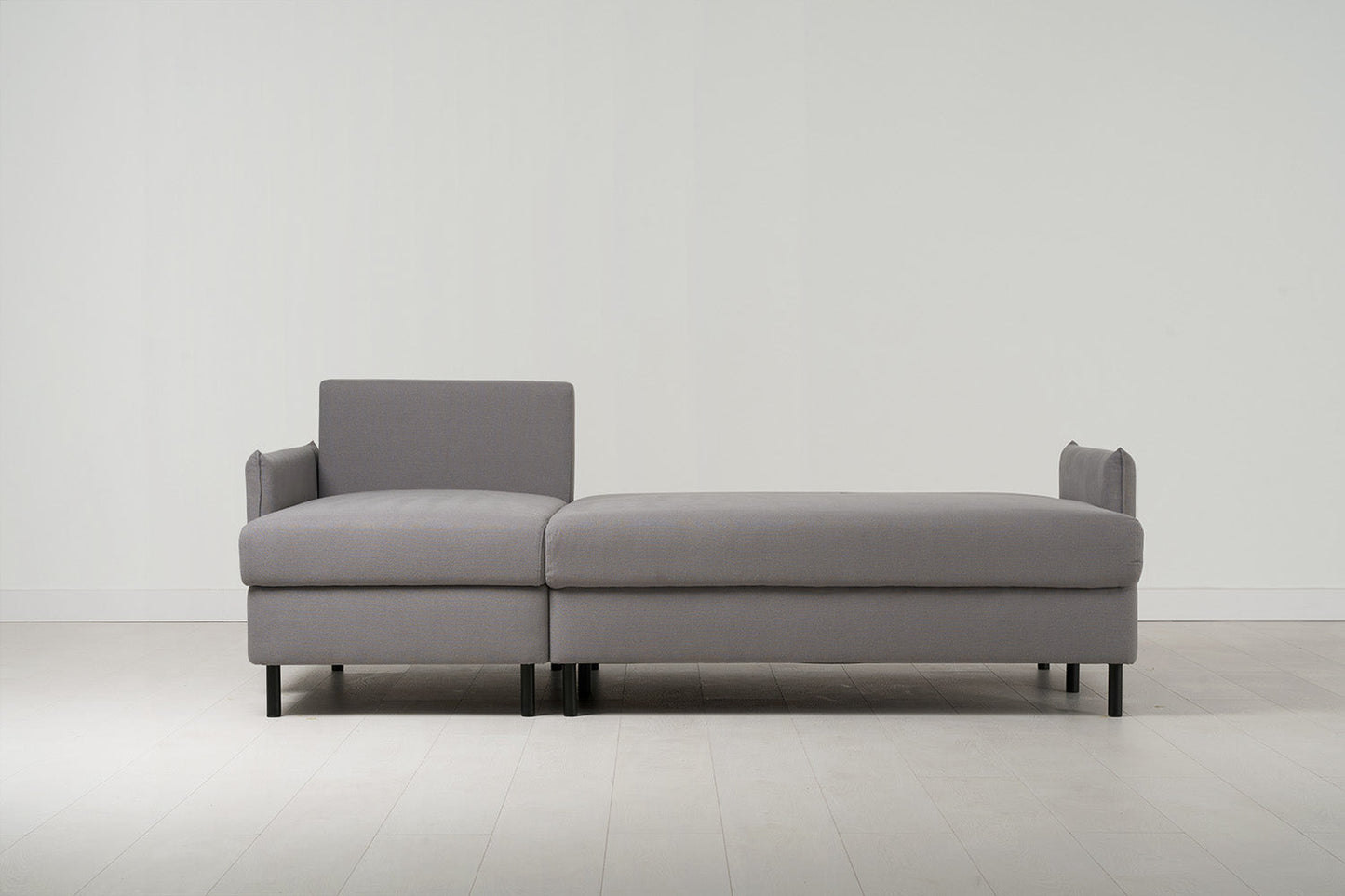 Dreisitzer-Sofa Model 12 mit Chaiselongue links