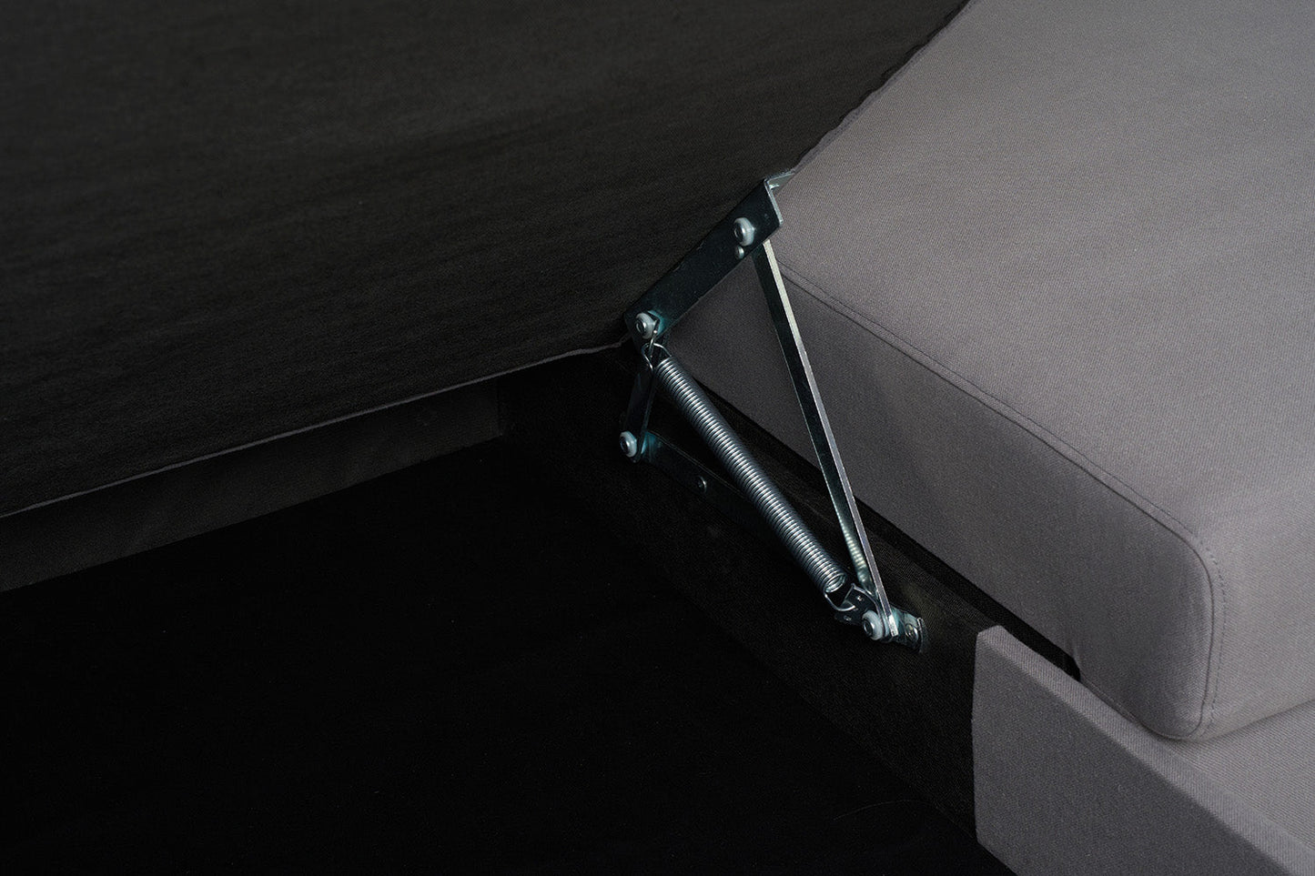 Dreisitzer-Sofa Model 12 mit Chaiselongue links