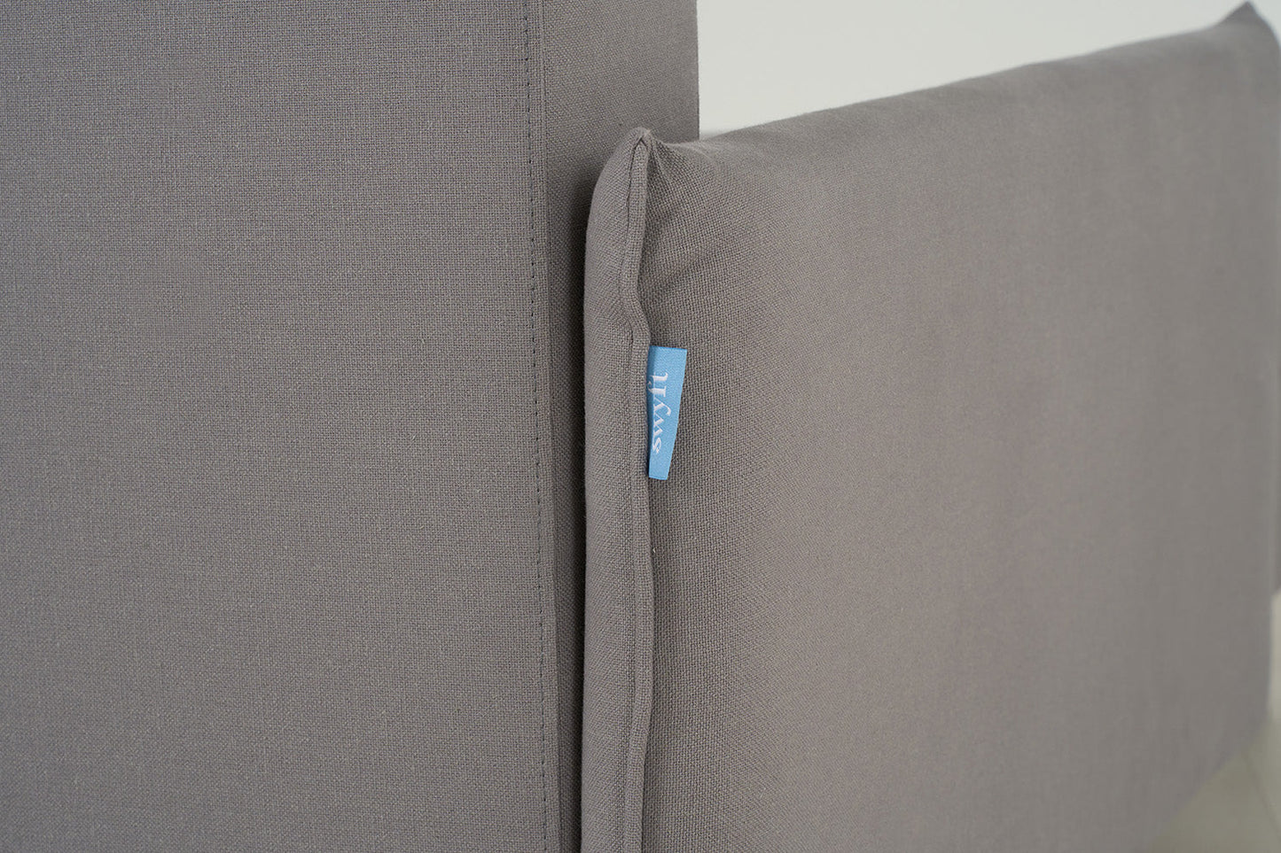 Dreisitzer-Sofa Model 12 mit Chaiselongue links
