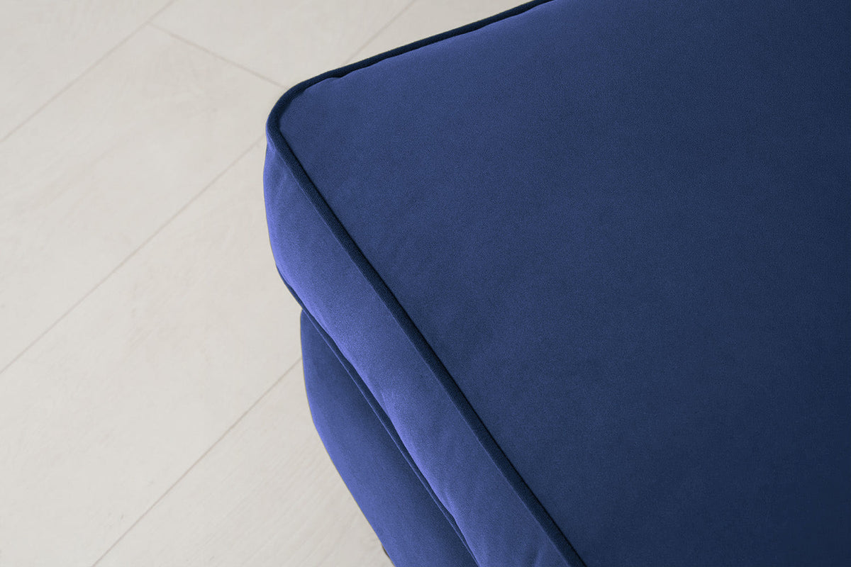 Polsterhocker Model 15