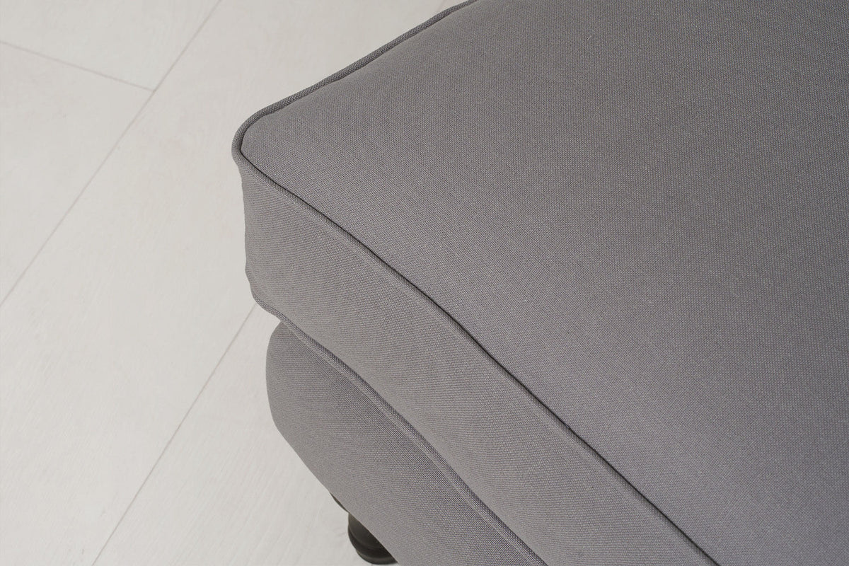 Polsterhocker Model 15