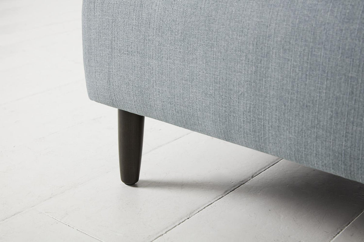 Zweisitzer-Sofa Model 05 mit Chaiselongue links