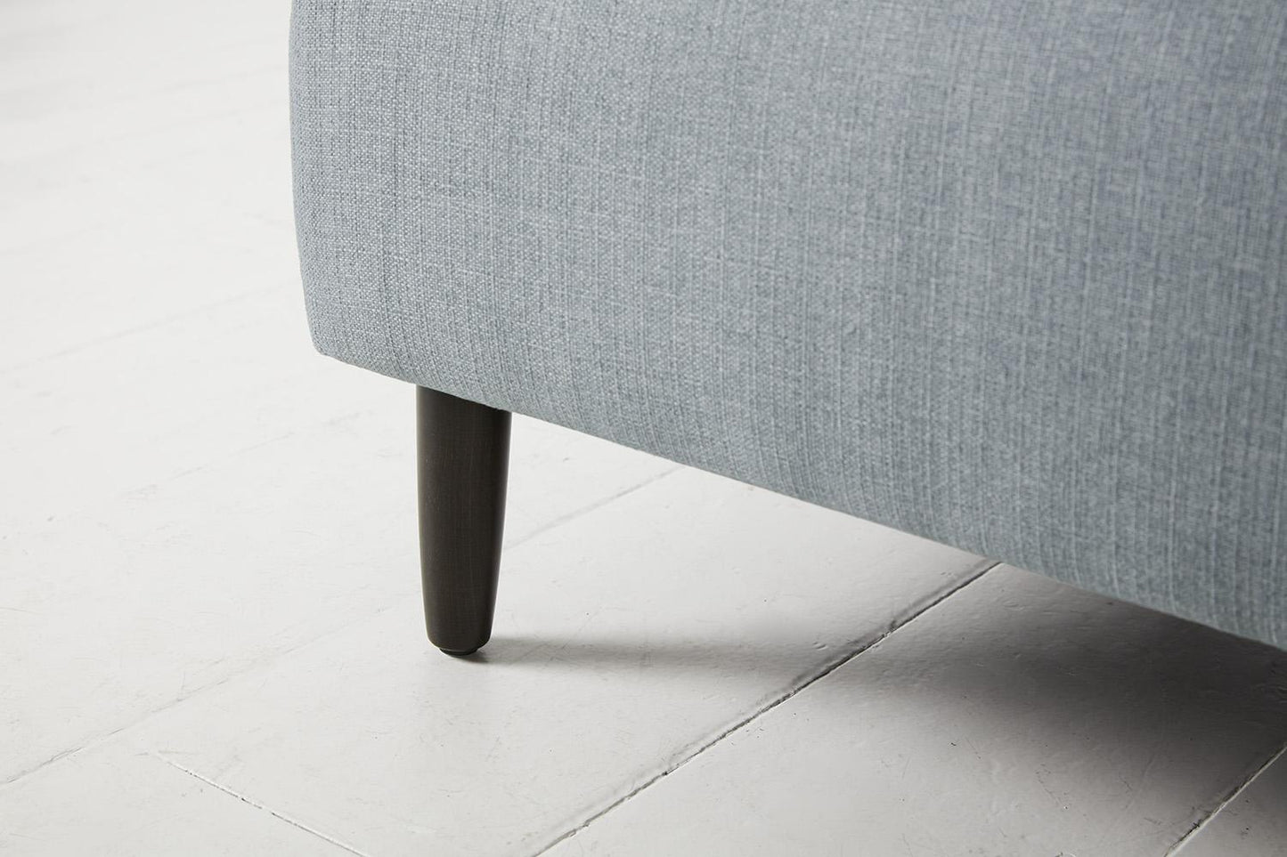 Zweisitzer-Sofa Model 05 mit Chaiselongue links