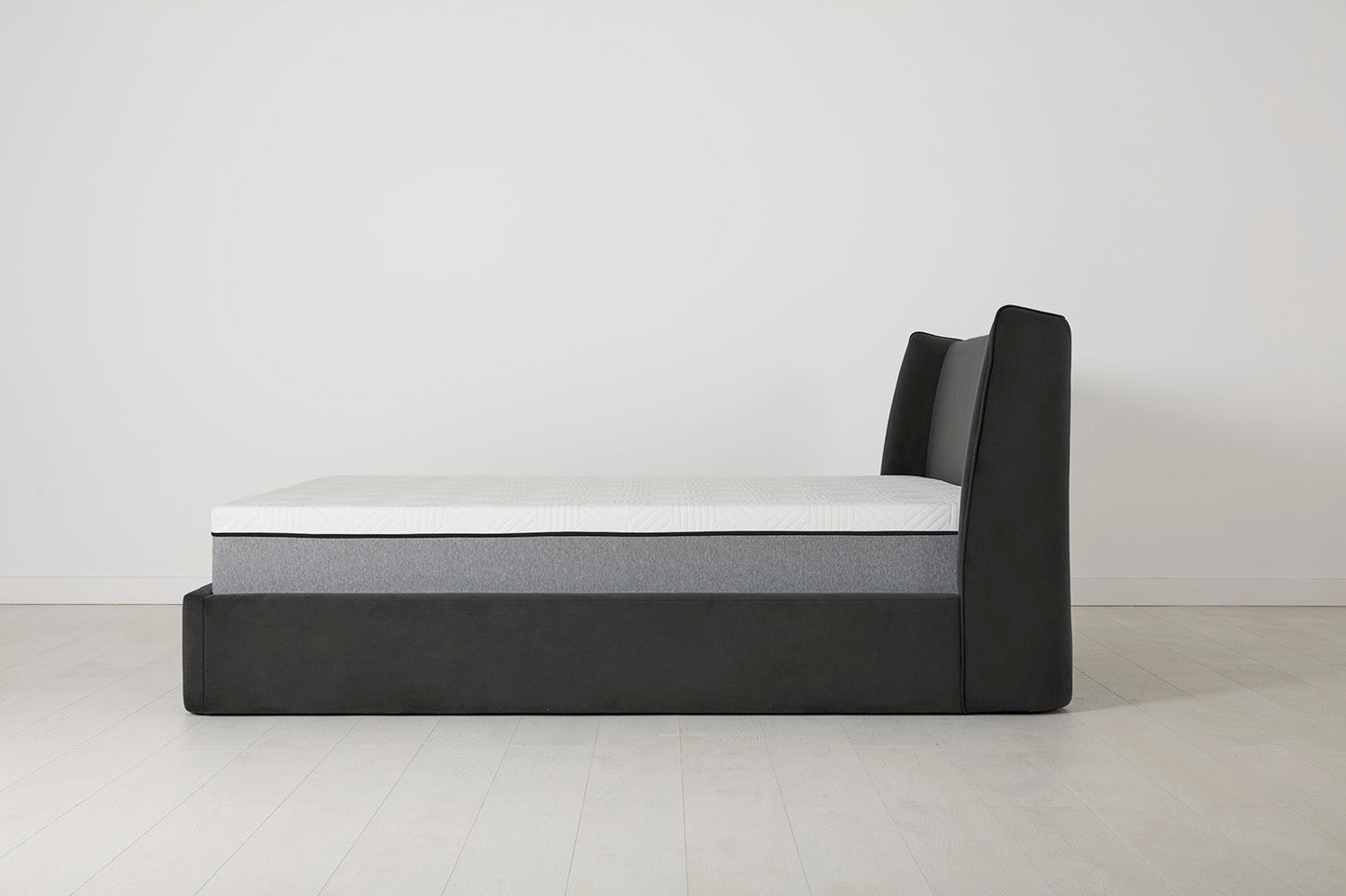 Bed 03 180cm x 200cm