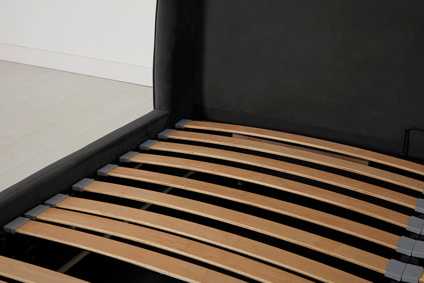 Bed 03 180cm x 200cm