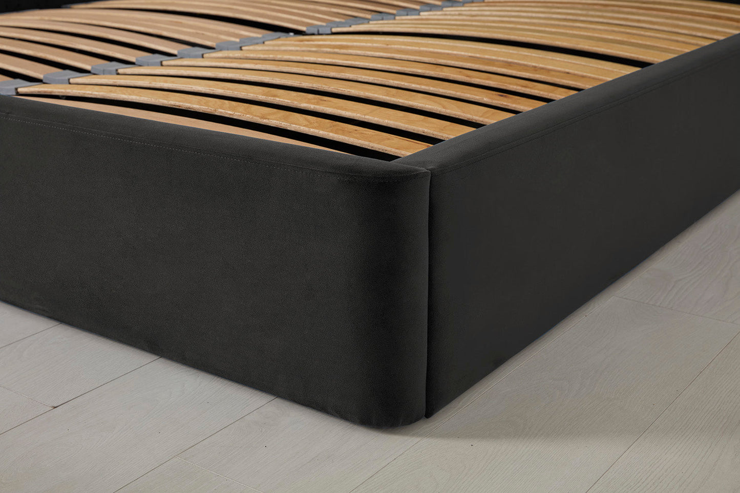 Bed 03 180cm x 200cm