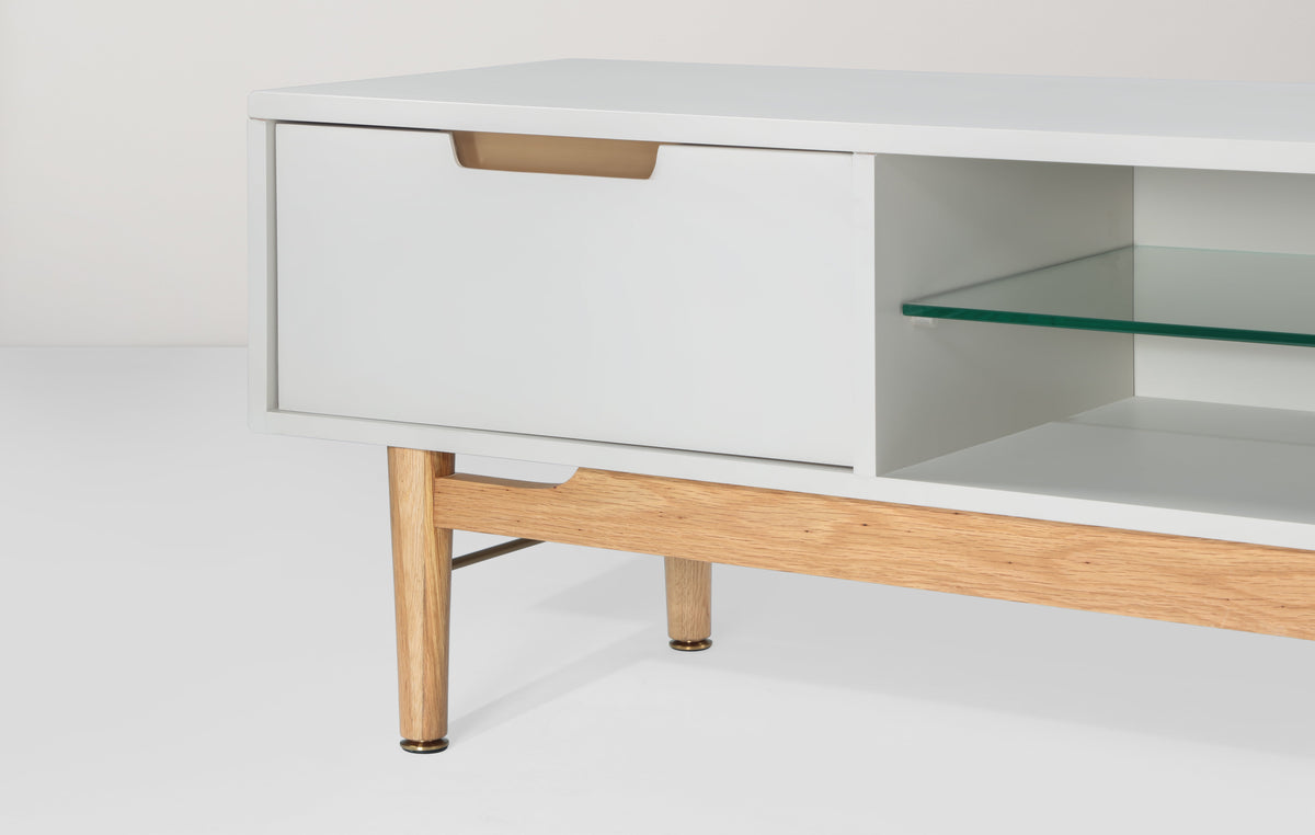 Fernsehschrank 01