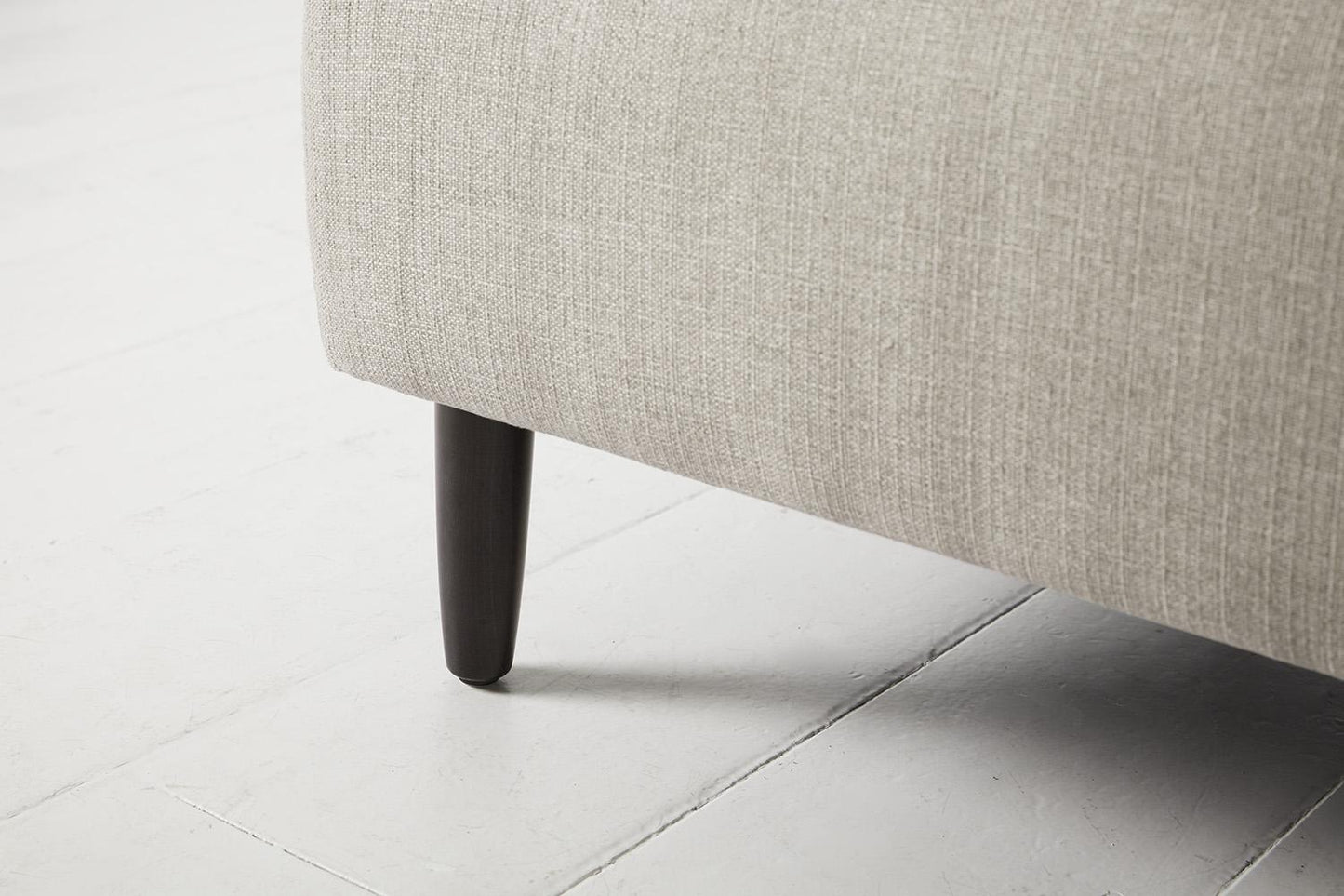 Zweisitzer-Sofa Model 05 mit Chaiselongue links
