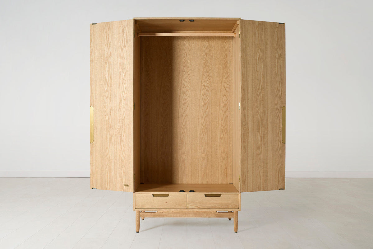 Kleiderschrank 01